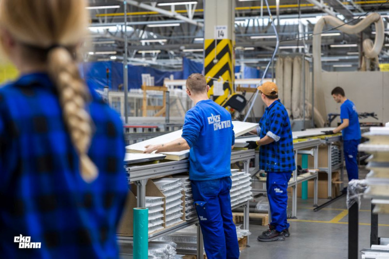 Kontrola Państwowej Inspekcji Pracy w Eko-Oknach. Będą dalsze postępowania
